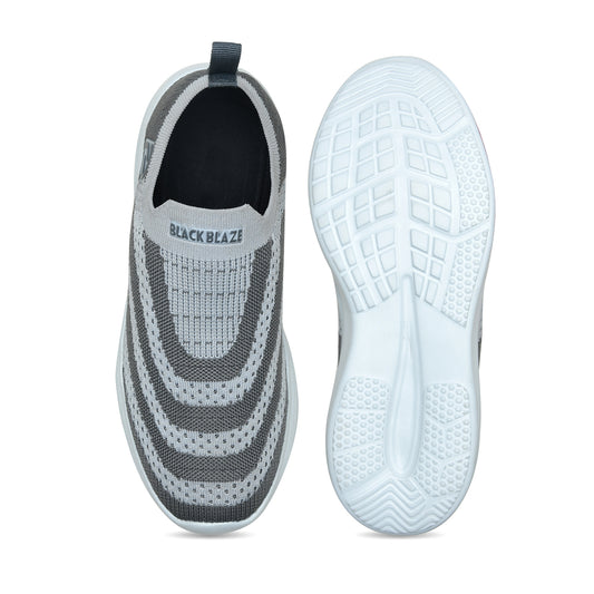 9038 Outdoors For Men  (Grey , 7)